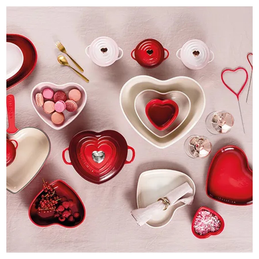 additioanl image for  Le Creuset Heart Serve Plate Mering 32cm 