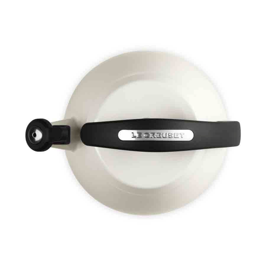 additioanl image for  Le Creuset Cloche Kettle Meringue 2.1L 