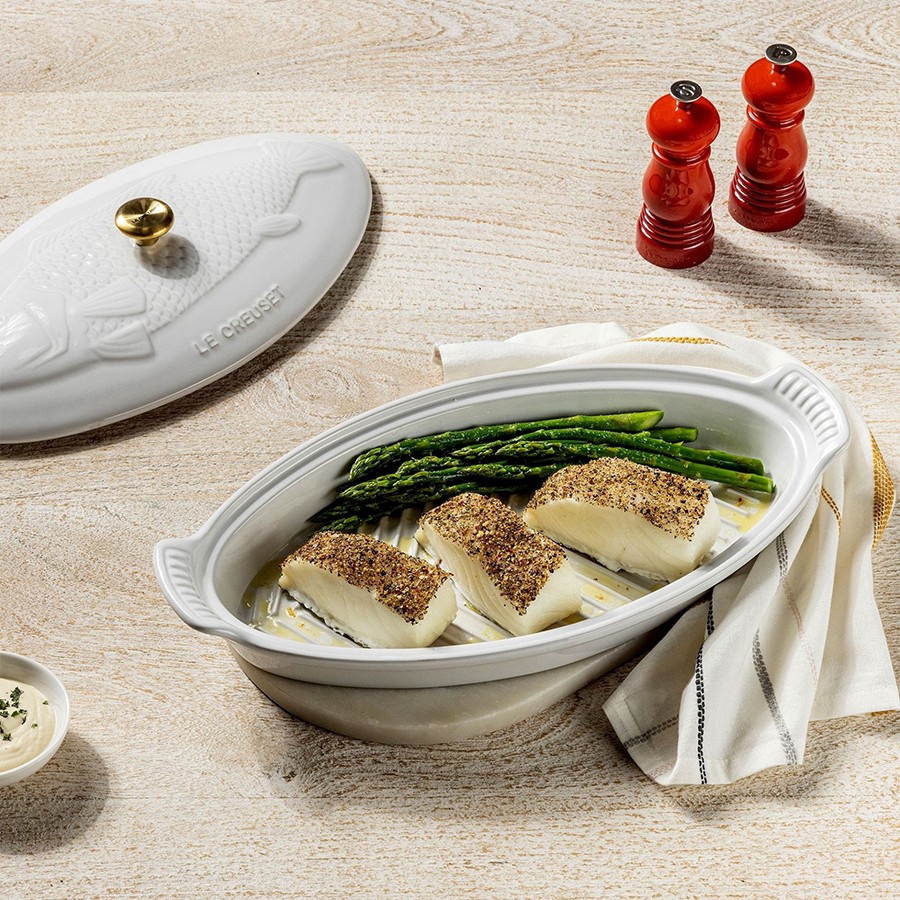 additioanl image for  Le Creuset Heritage Fish Dish White 