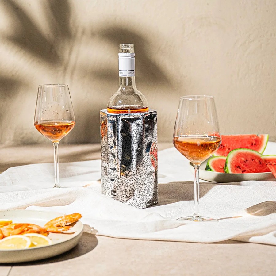 additioanl image for  Vacuvin Wine Active Cooler Sleeve Silver 