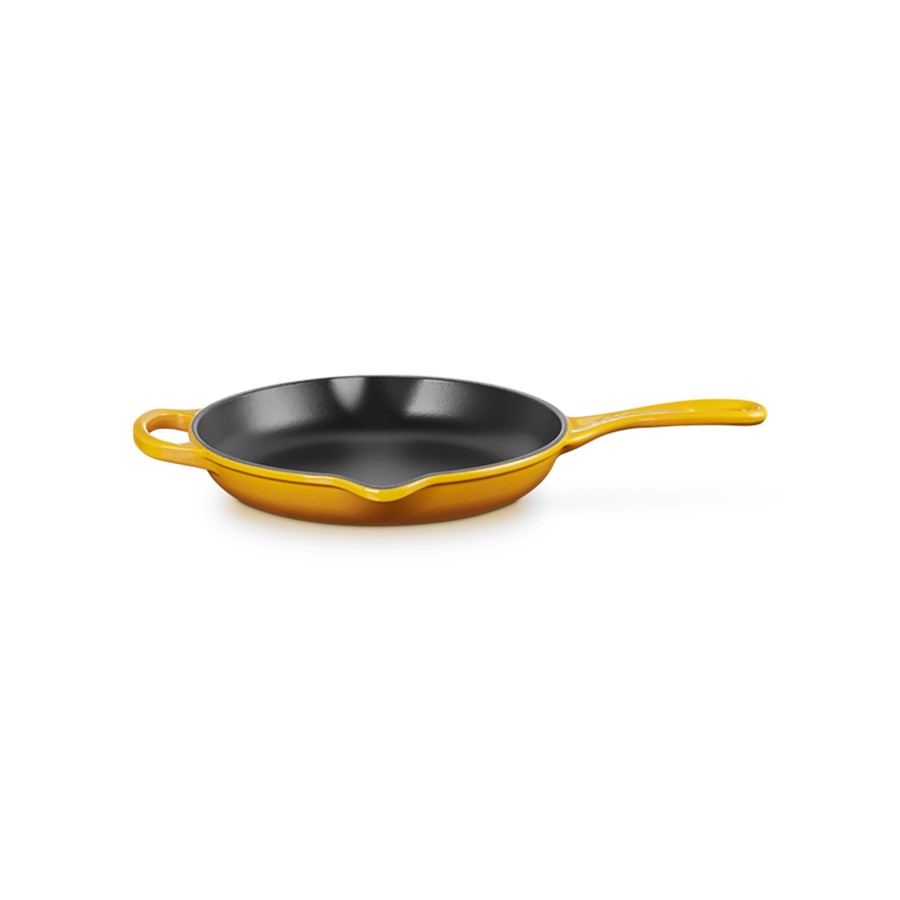 additioanl image for  Le Creuset Round Skillet Nectar 23 cm 
