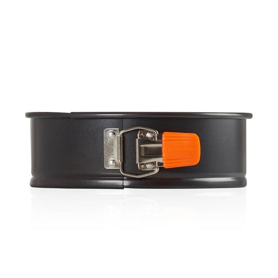 additioanl image for  Le Creuset Springform Rd. Cake Tin 20 cm 