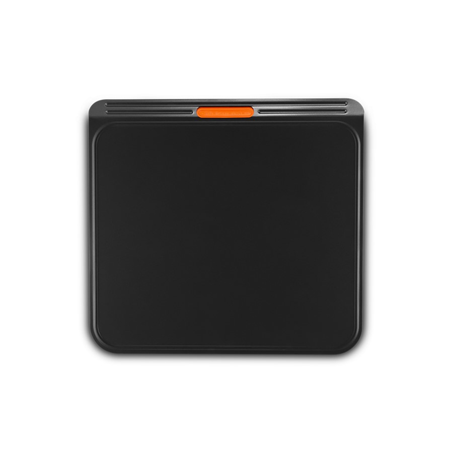additioanl image for  Le Creuset Insulated Cookie Sheet Black 